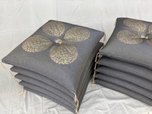 30年前の座布団が、また人を迎えられる一枚に。― 綿のやさしさを、もう一度 ―